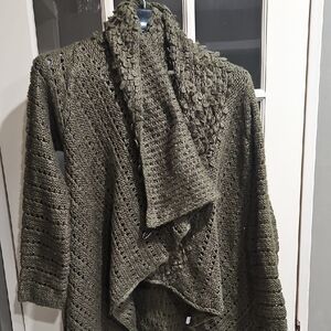VENUS Green Textured Knit Cardigan Sweater
